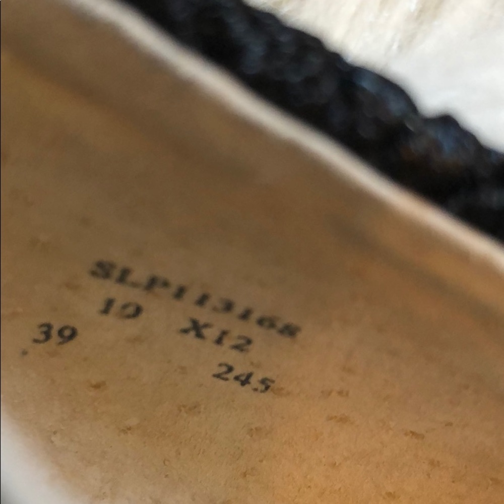 Valentino 39 Black Lace Pumps - Picture 4 of 8